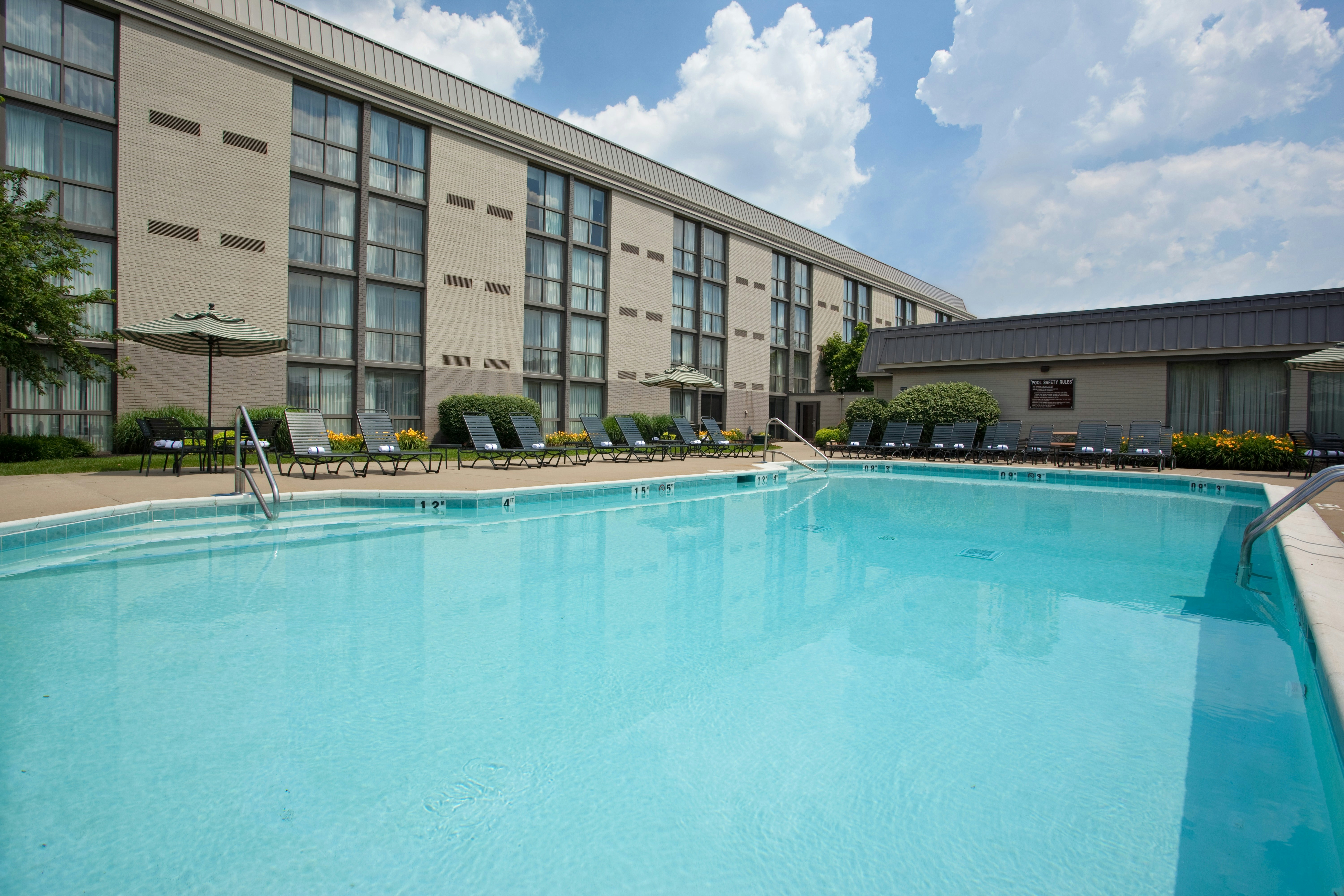 Holiday Inn Cincinnati-Riverfront 4/58