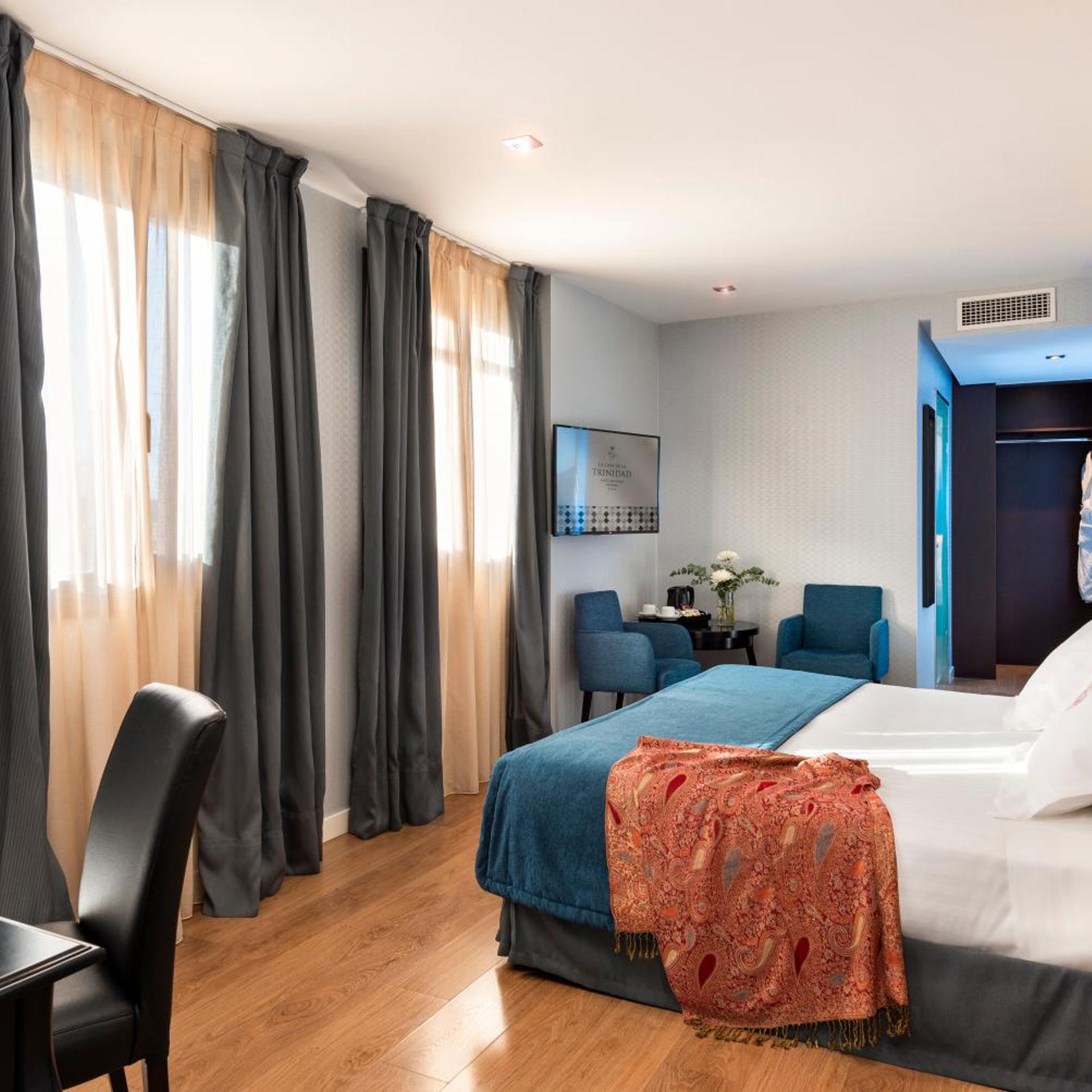 Plus, Deluxe, Double Bed, Attic