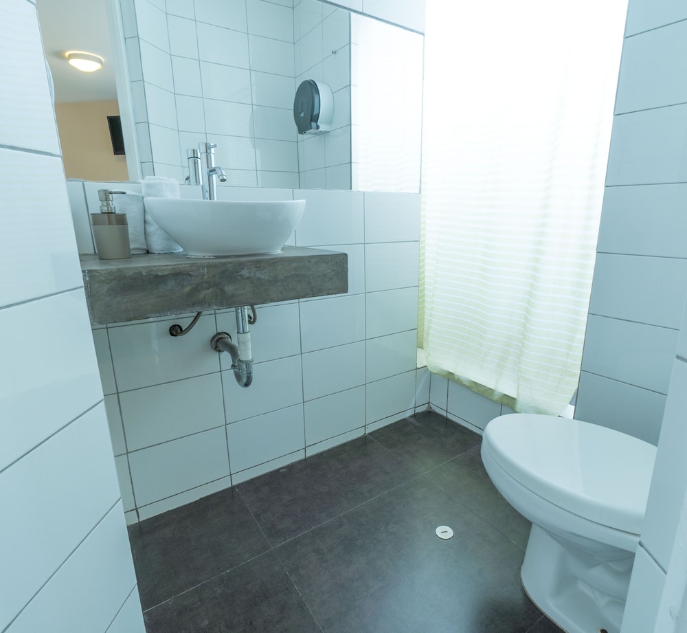 Hotel Ayenda B&B Wasi Airport Lima 46/85