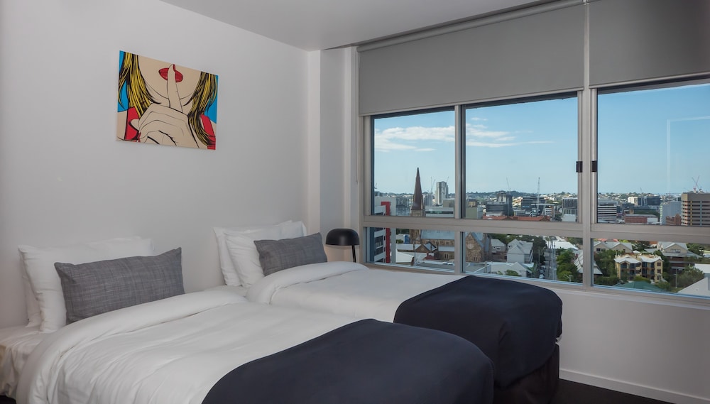 Ridge Apartment Hotel 33/74