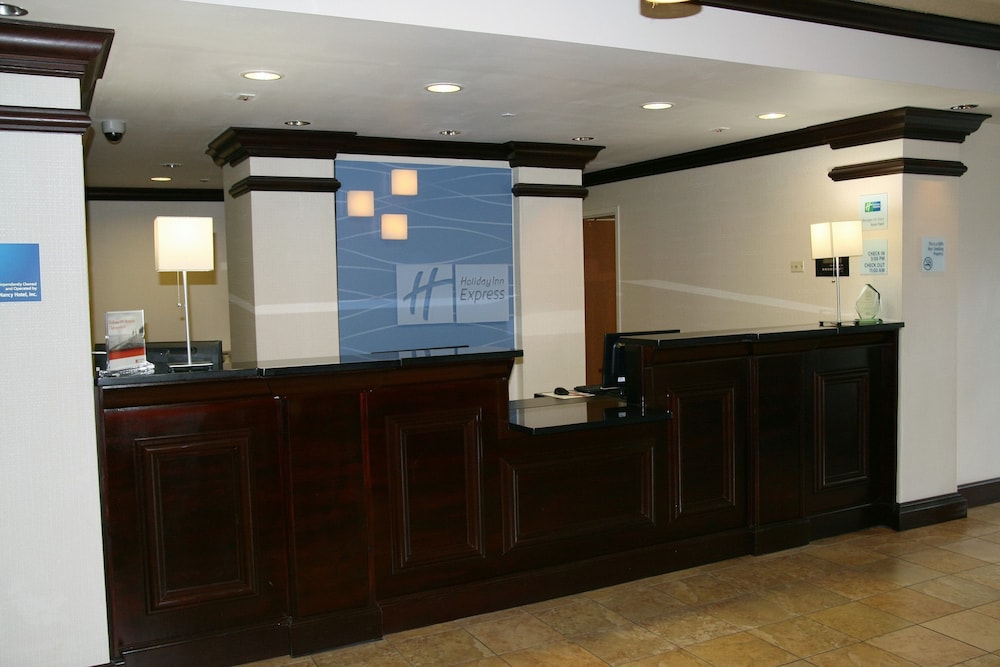 Holiday Inn Express Hotels And Suites Brooksville West 13/56