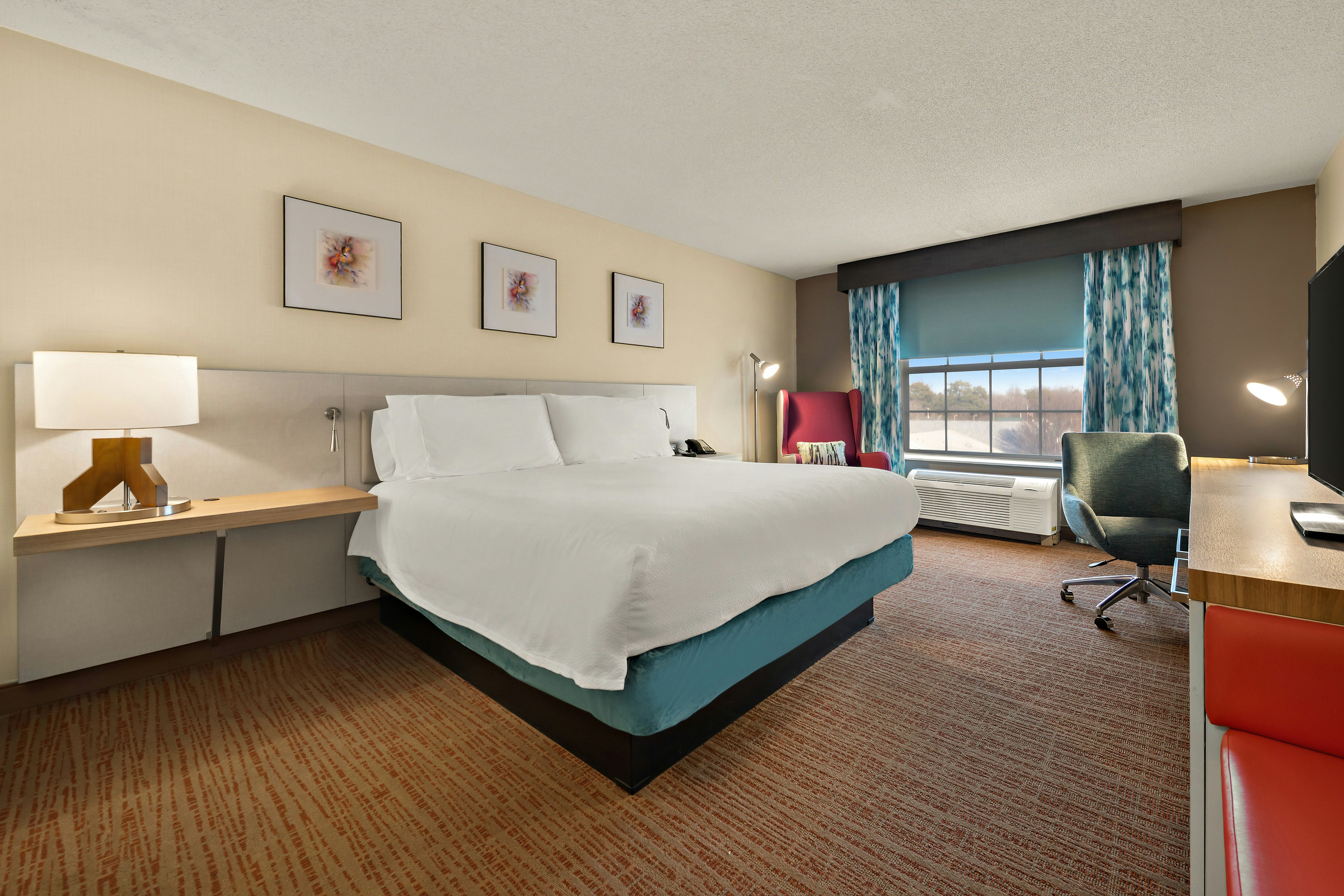 ROOM, KING BED
