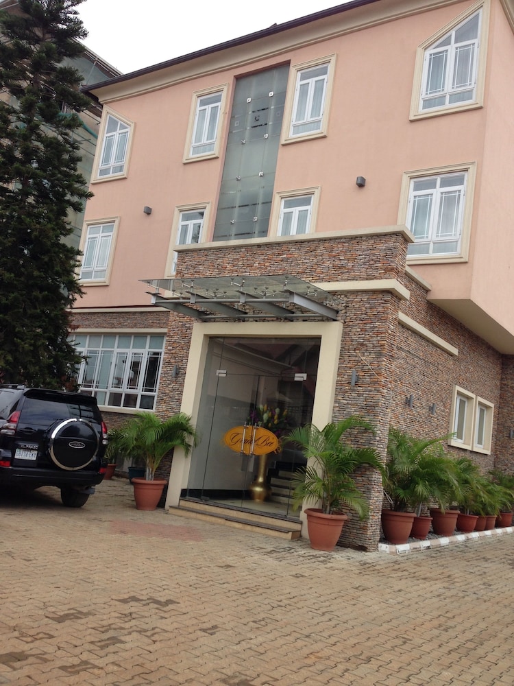 GrandBee Suites 31/39