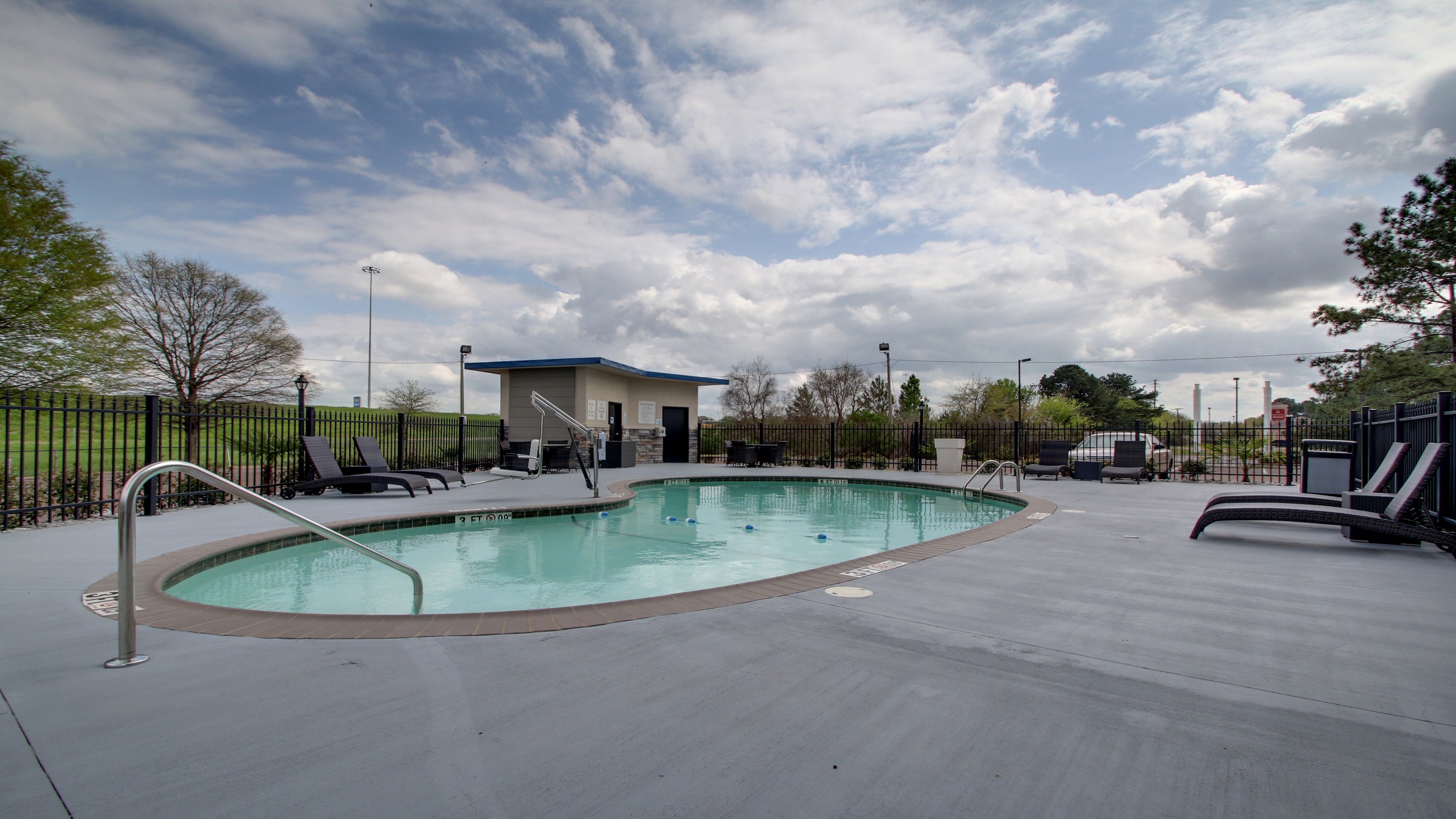 Holiday Inn Express Suites Jackson Downtown Coliseum 48/49