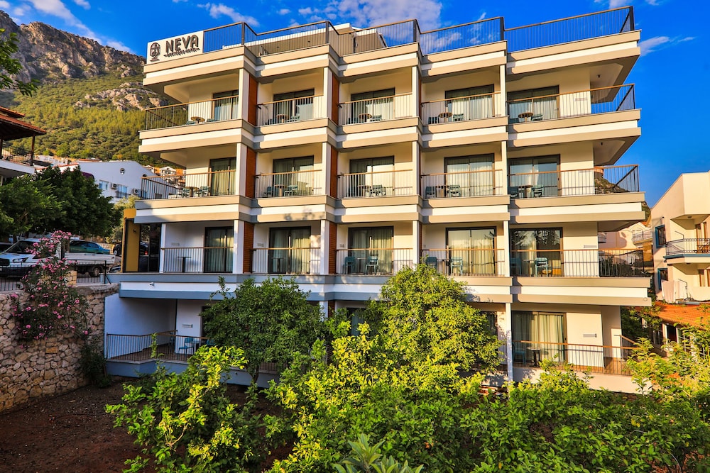 Neva Boutique Hotel 2/50