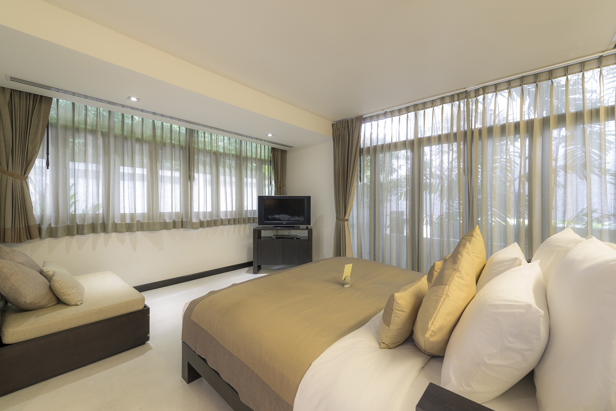 3 Bedroom Suite Pool Villa Seaview 8/10