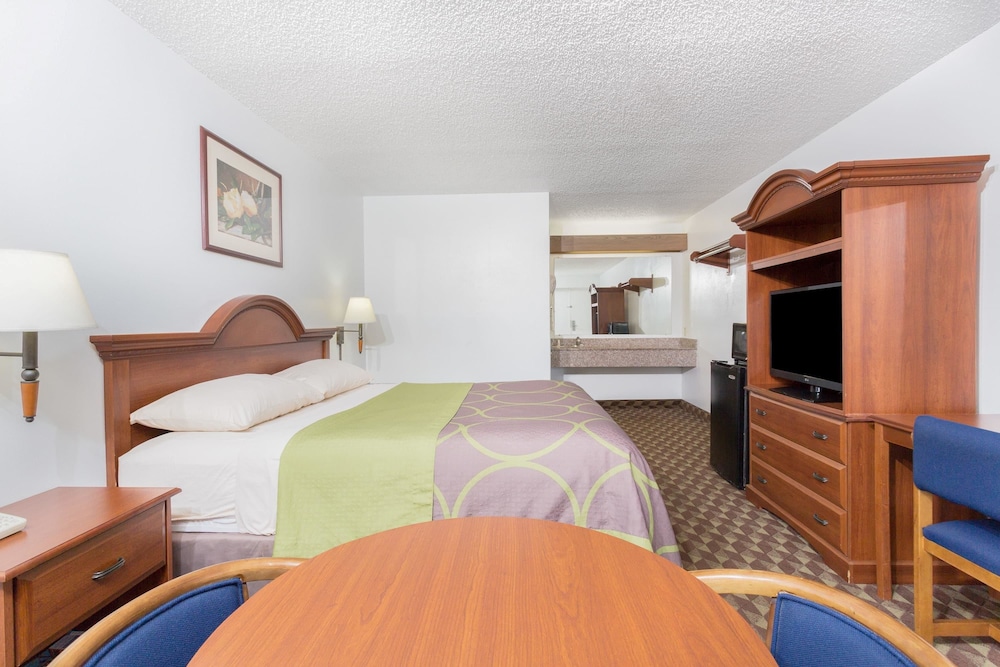 Super 8 By Wyndham Riviera Beach West Palm Beach 5/20