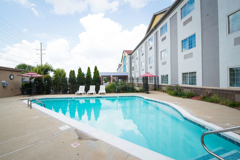 Best Western Louisville Airport Expo 1/37
