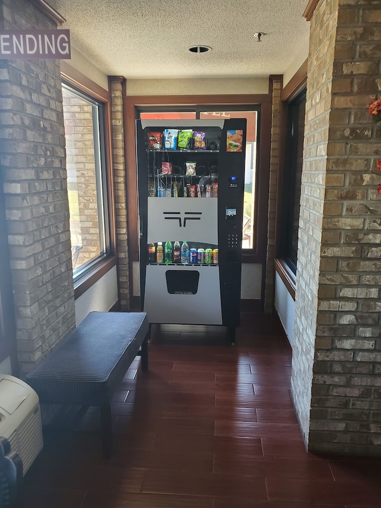 Quality Express Inn Suites Mineral Wells 36/49