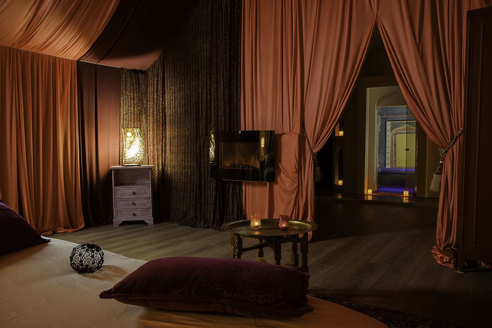 Taj Mahal, Suite, Double Bed
