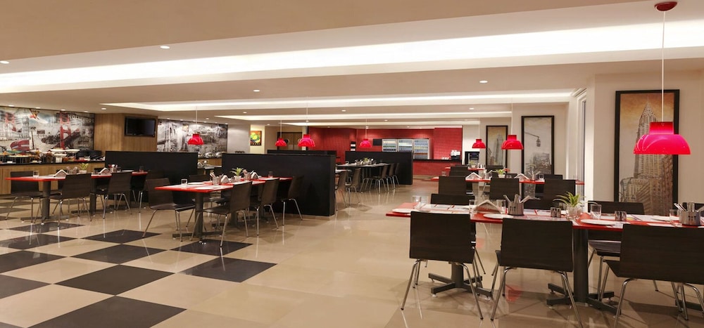 Red Fox Hotel Jaipur 46/55