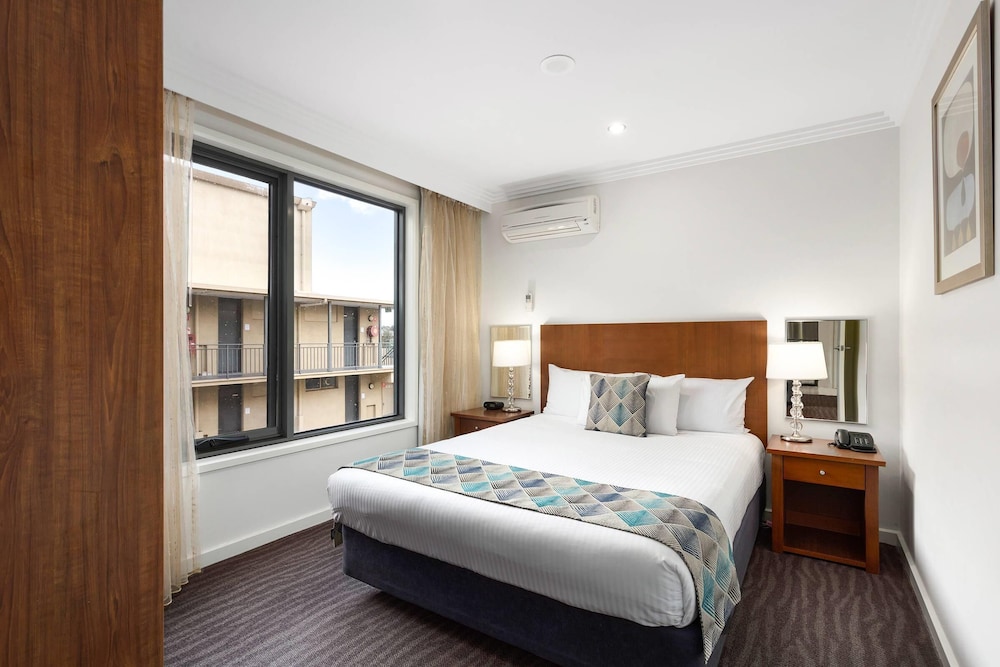 Suite, King Bed