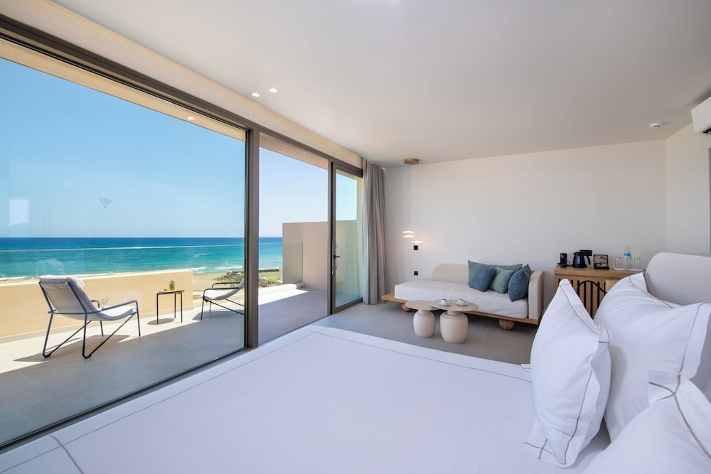 Sky, Junior Suite, 1 King and 1 Single Beds, Sea View