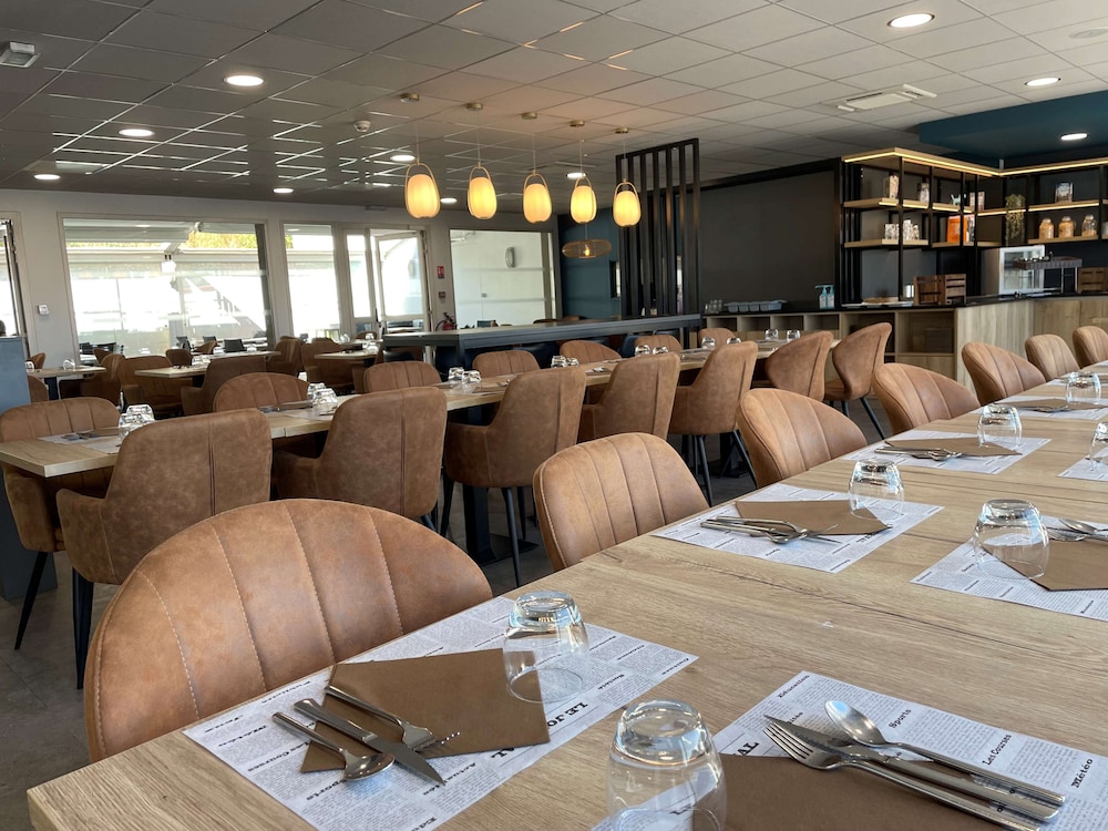 restaurant cafeteria