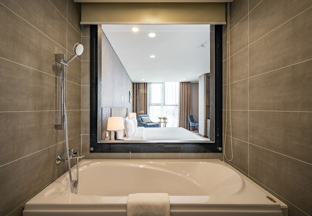 MUONG THANH LUXURY SAI GON 49/50