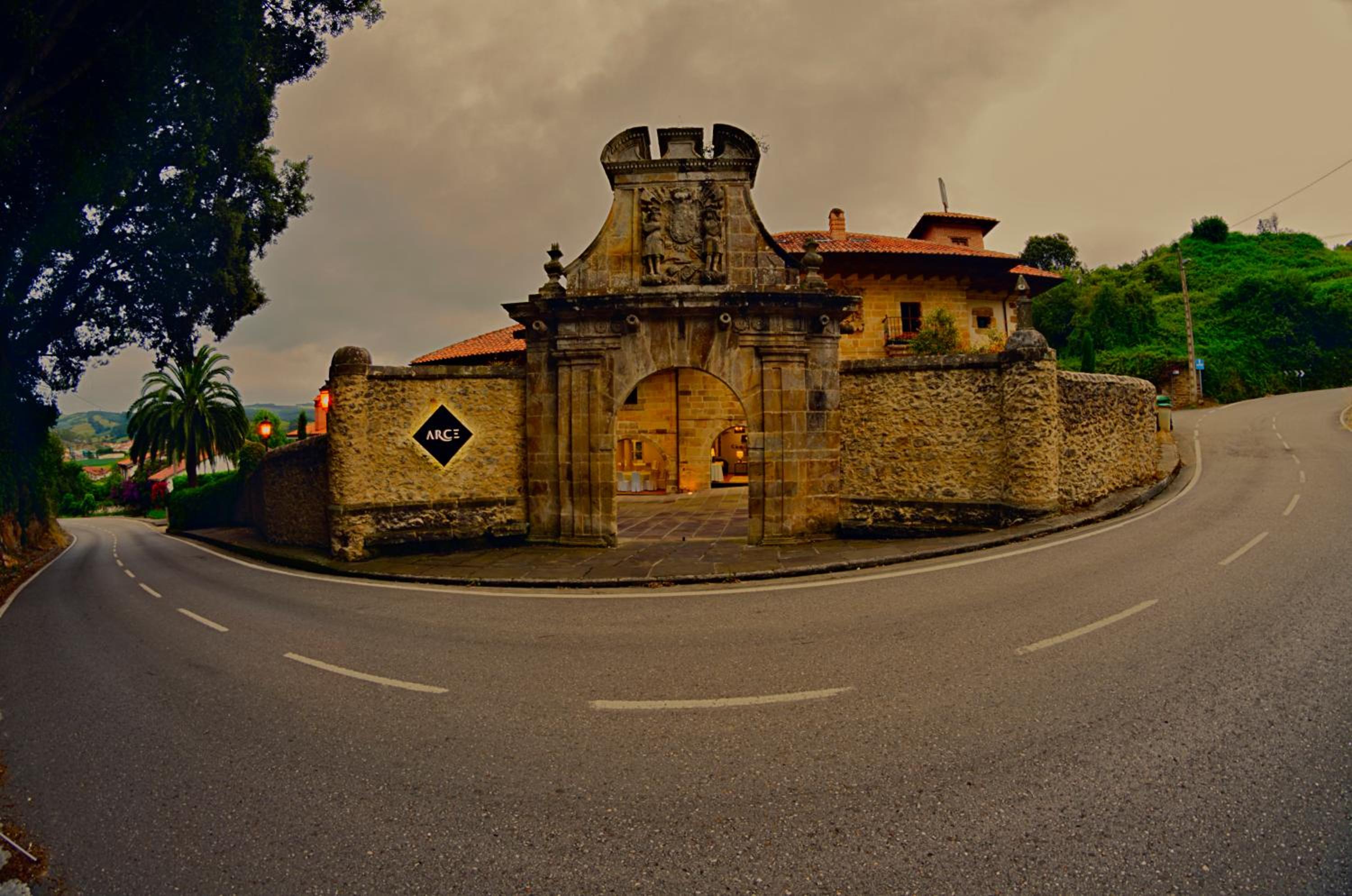Palacio de Arce 3/98