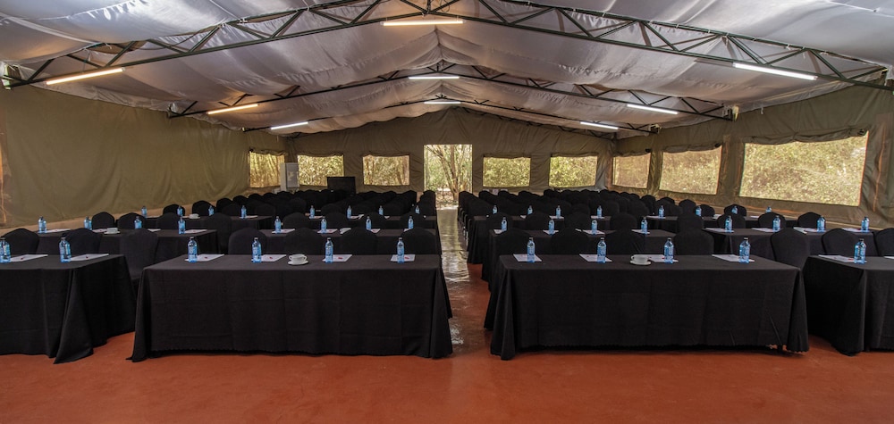 PrideInn Mara Camp 40/50