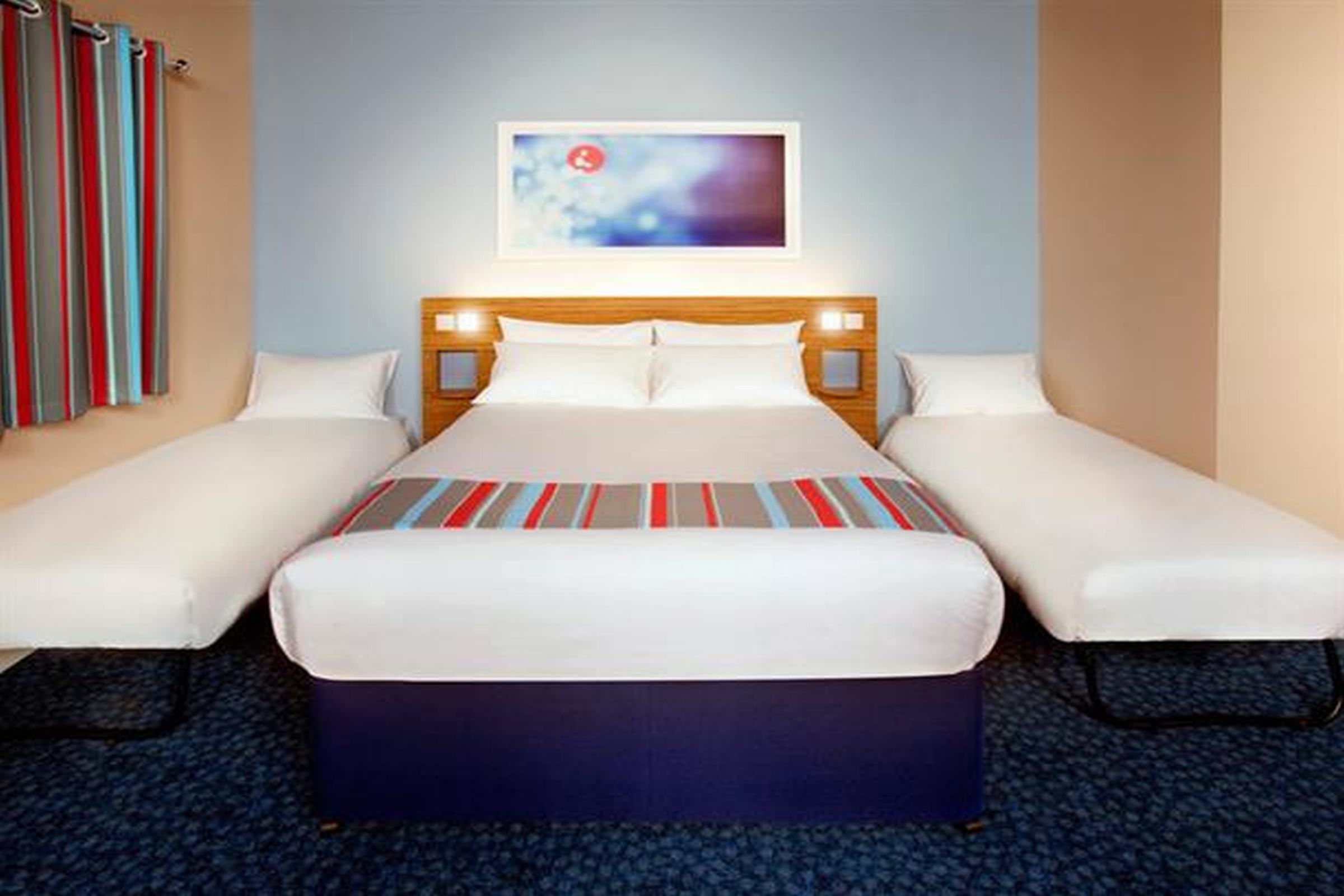Travelodge Bristol Severn View M48 16/24