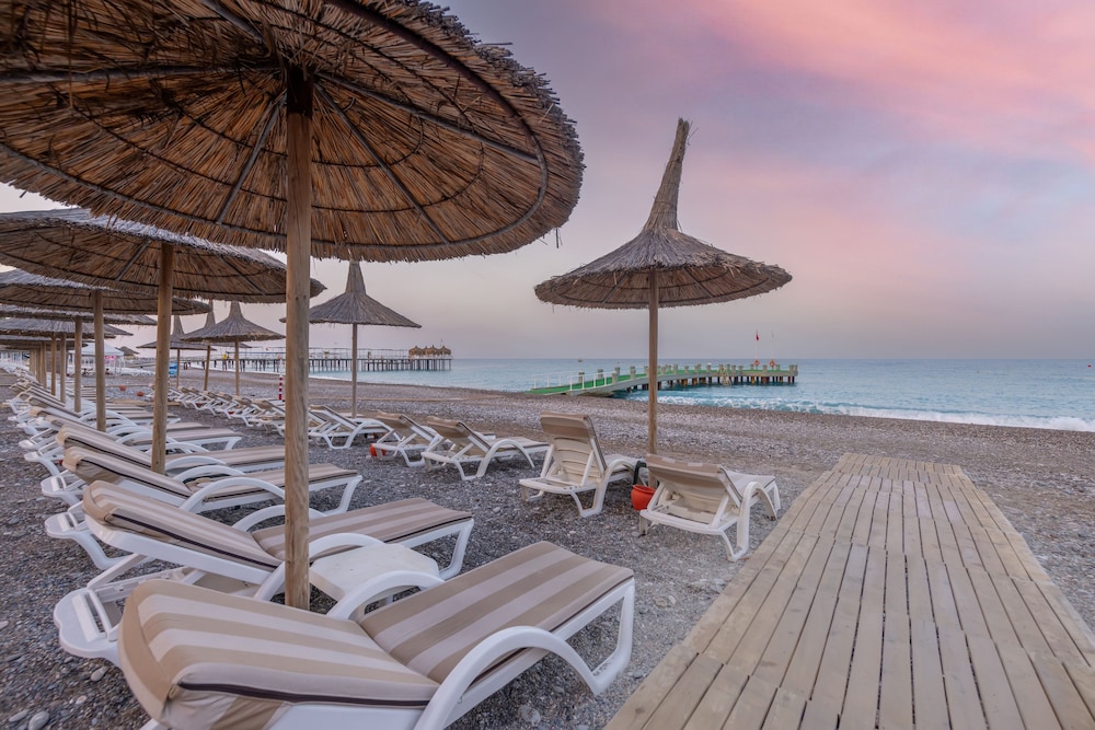 Meryan Hotel 44/51