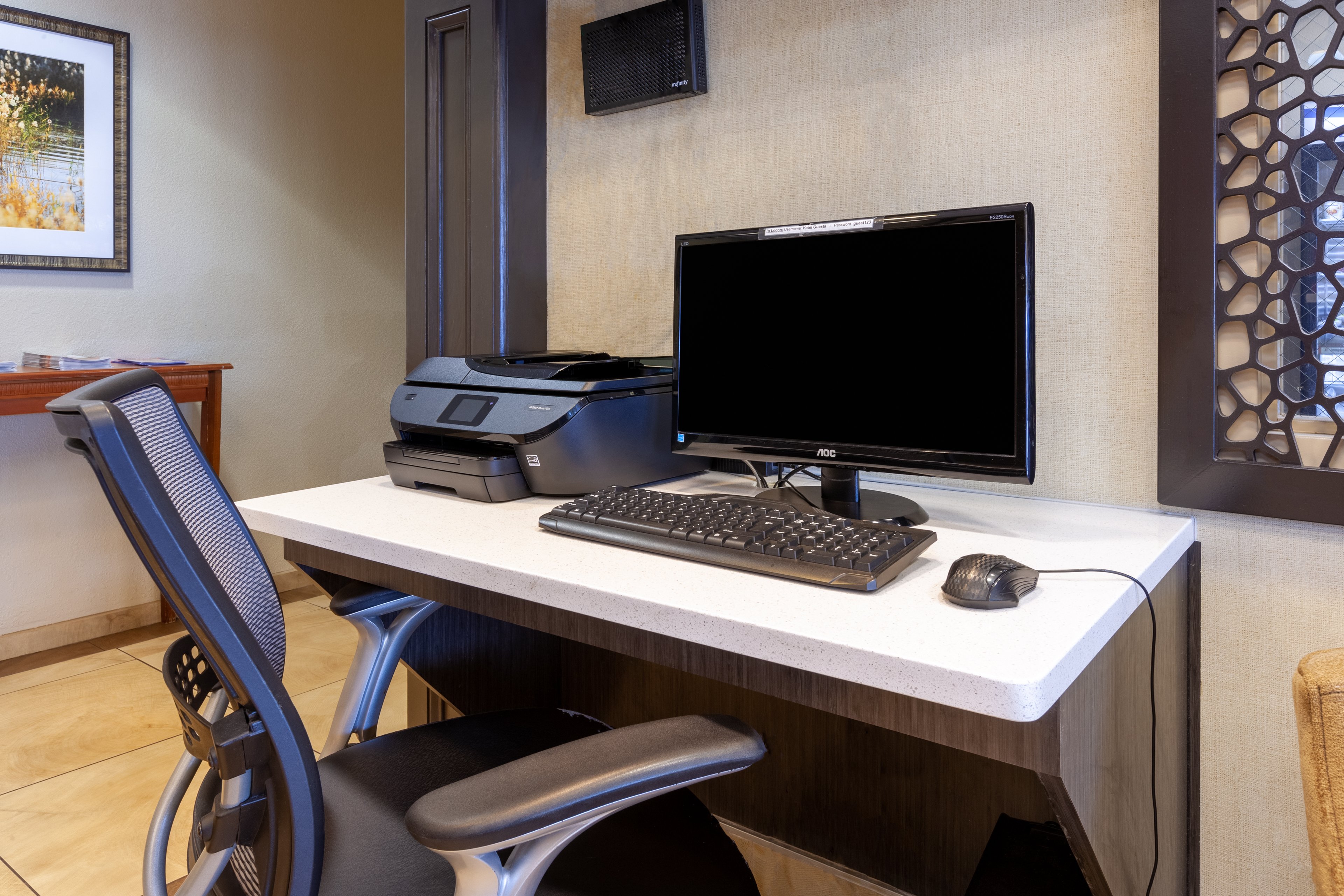 Candlewood Suites West Springfield 52/58