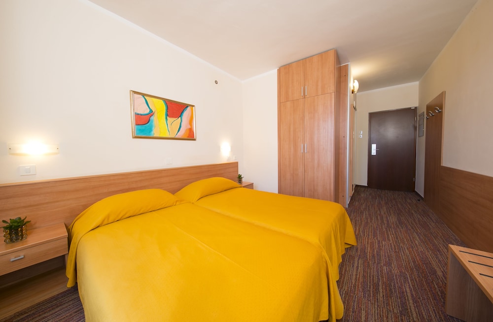 Hotel Salinera 18/66
