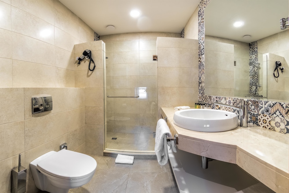 Golden Tulip Borjomi 68/73