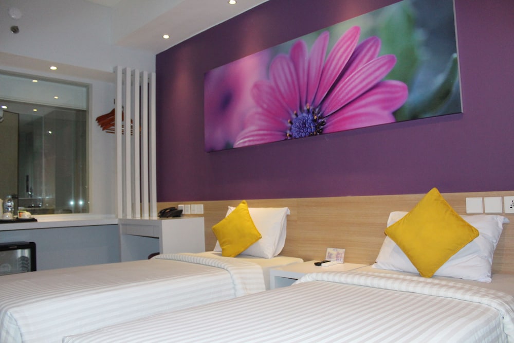SUPERIOR, KING BED