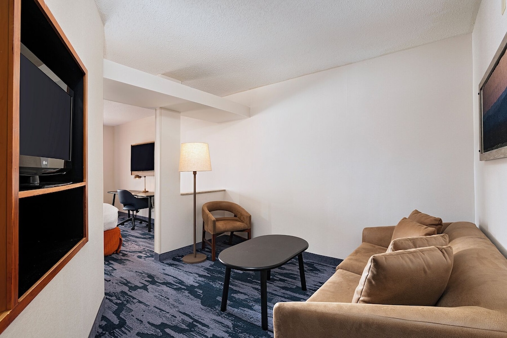 Fairfield Inn Suites By Marriott Edison South Plainfield 34/49