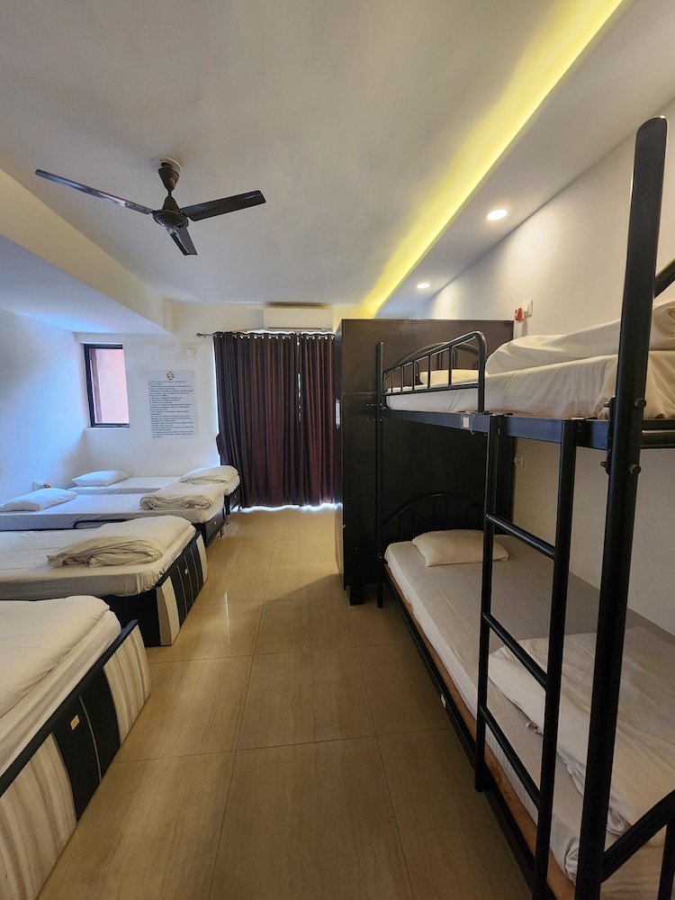 All Seasons Guest House 22/43