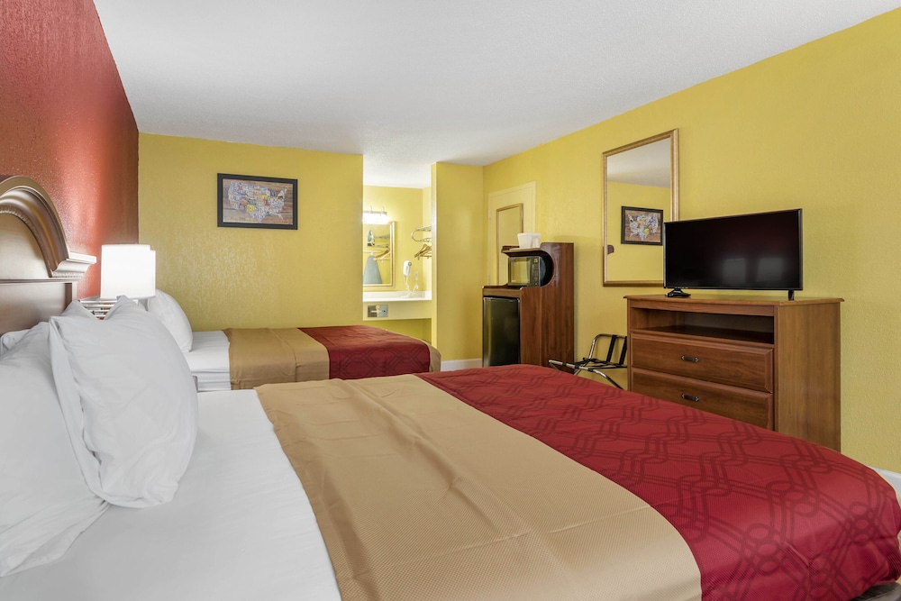 Travelers Inn Douglas By OYO US-441 20/37