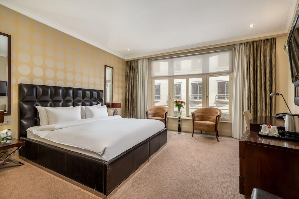 SUPERIOR, KING BED