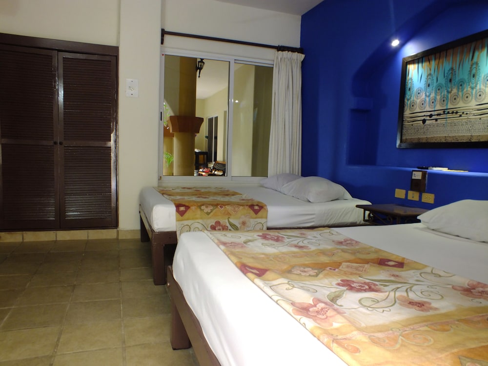 Sahara Hotel 35/71