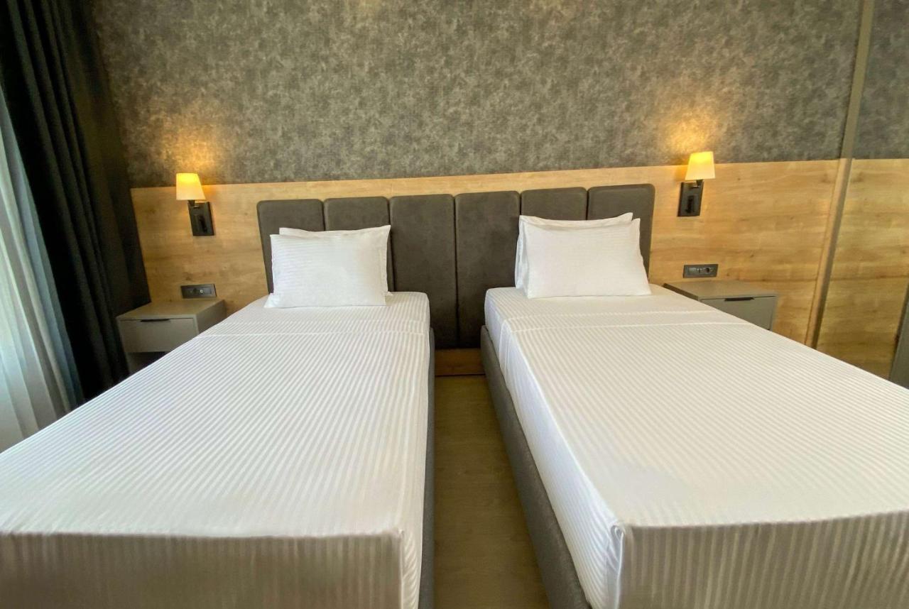 Standard, Single Bed, French Bed, Land Side, Balcony