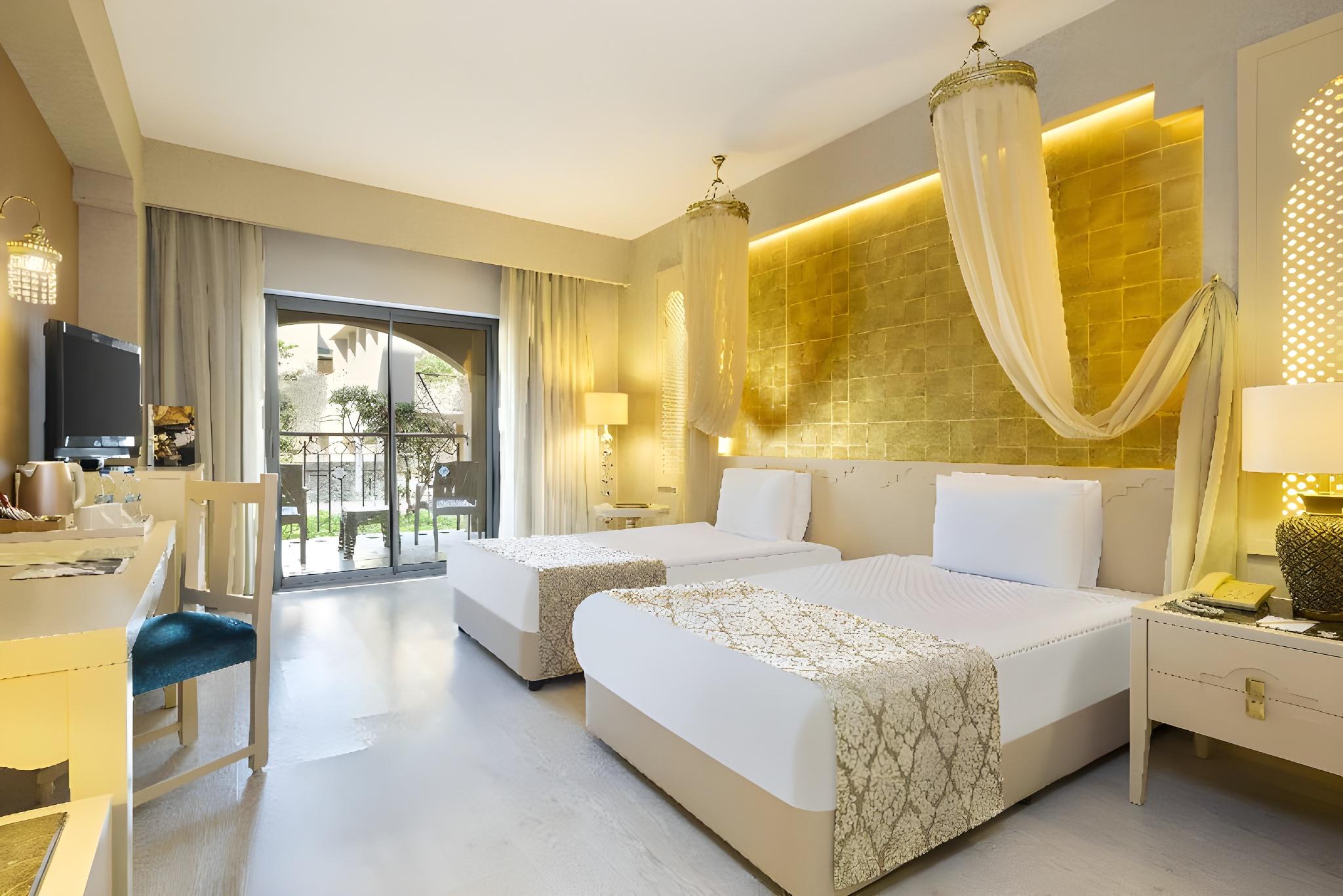 Connecting, Family, Twin Beds