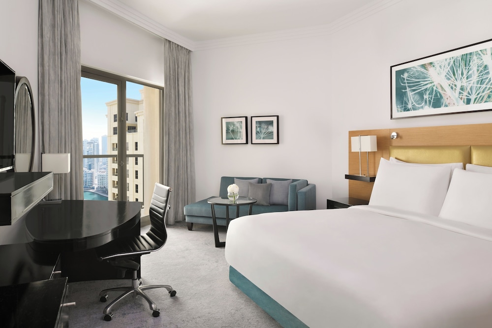 SUPERIOR, KING BED, BALCONY