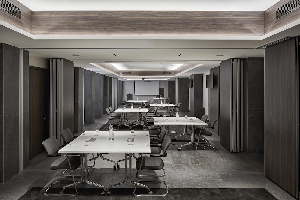 Hyatt Centric Milan Centrale 74/78