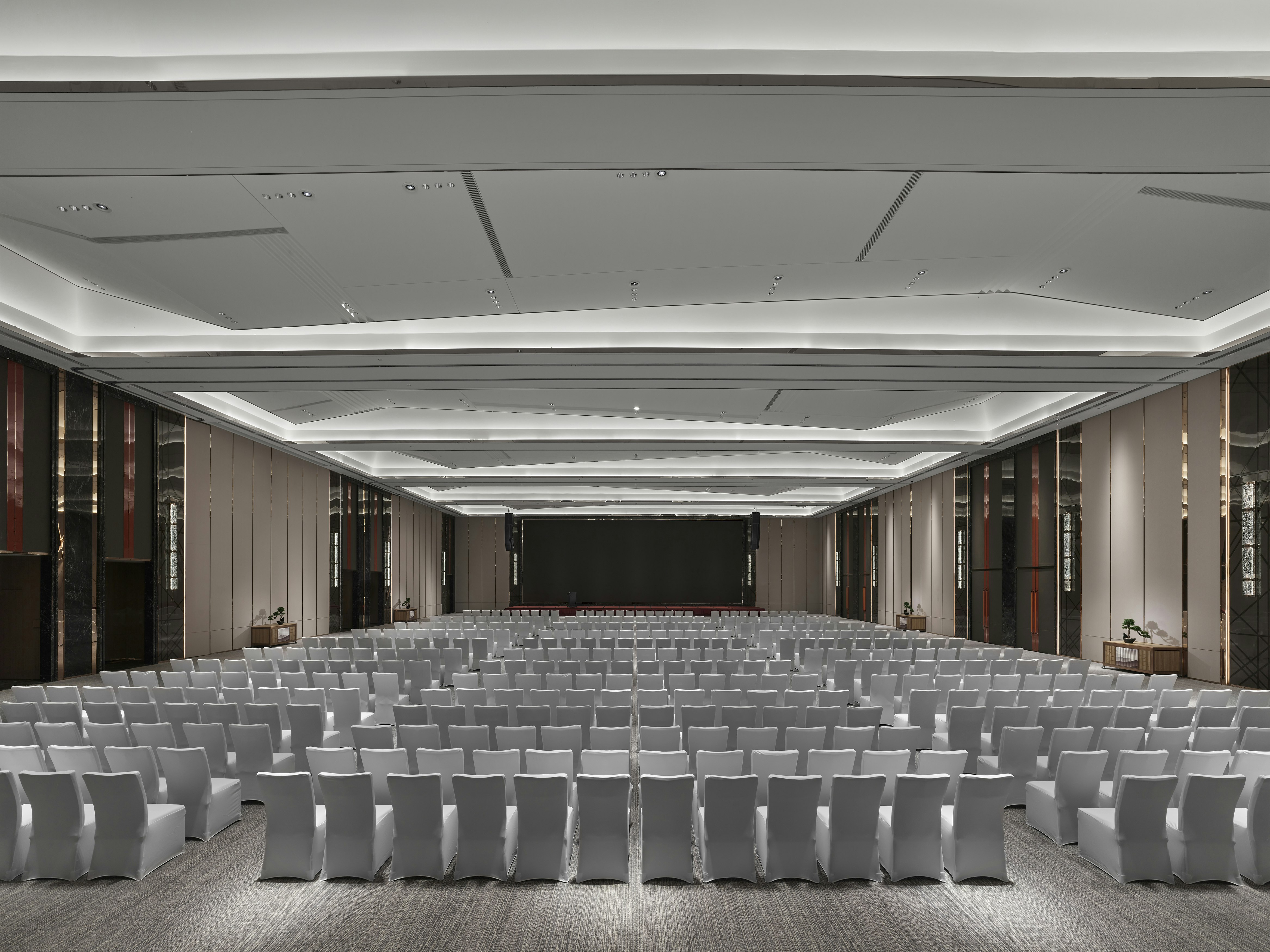 DoubleTree by Hilton Cangnan 44/48