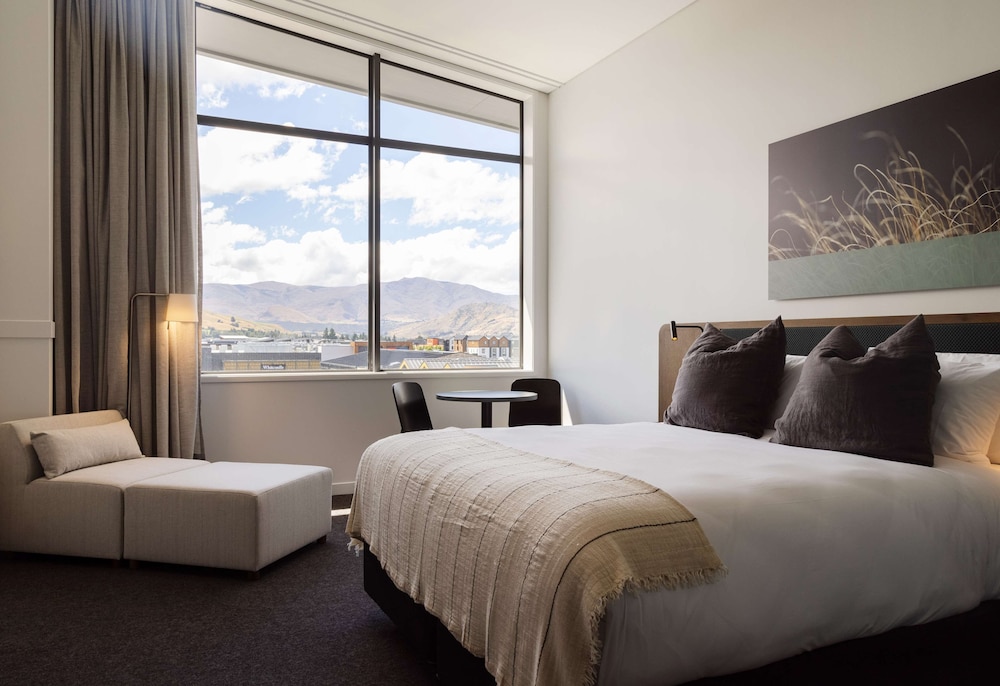 ALPINE, KING BED, WITH VIEW