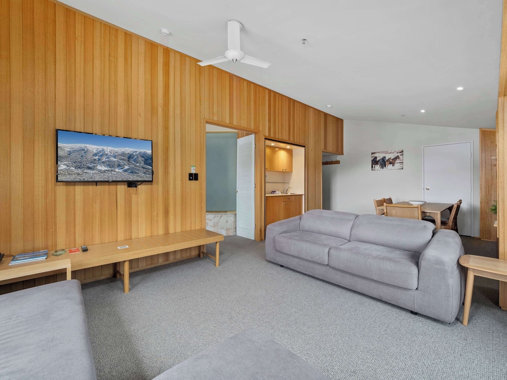 THREDBO ALPINE HOTEL 53/74