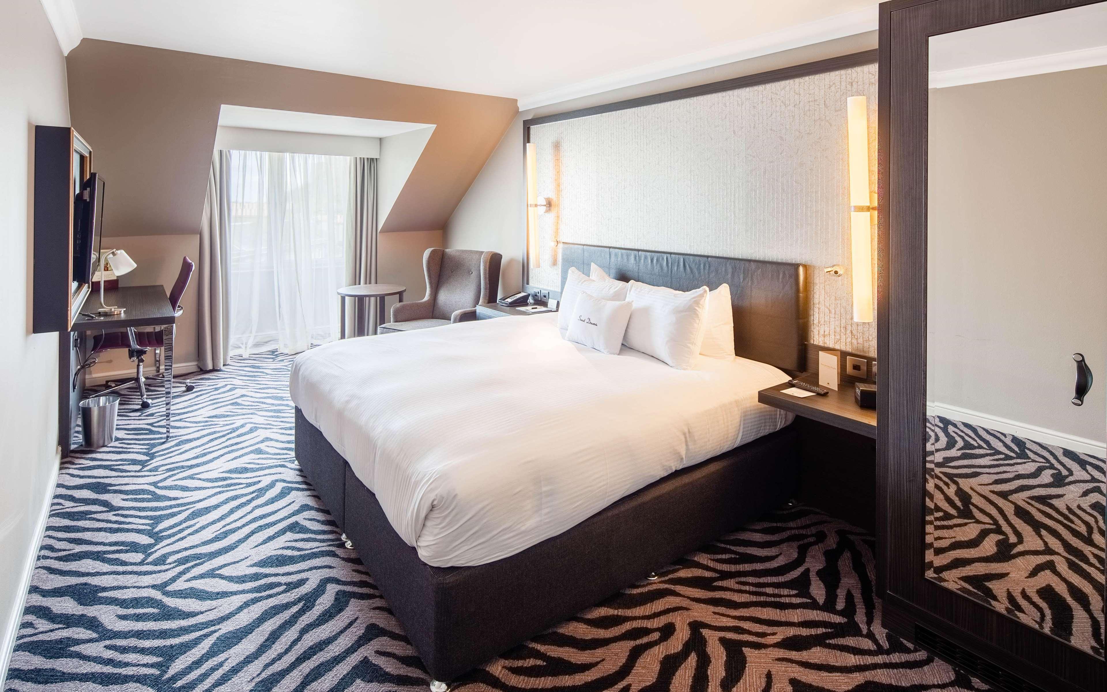 Deluxe, Single, Double Bed