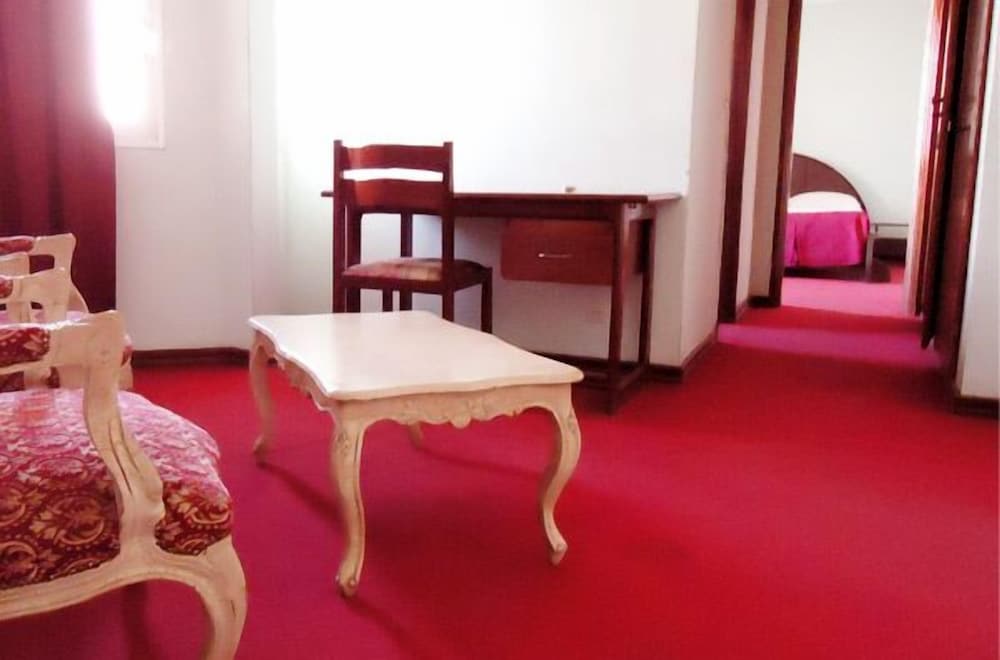 Girafe Hotel 8/31