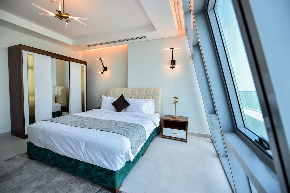 Waterfront Hotel Apartment 15/54