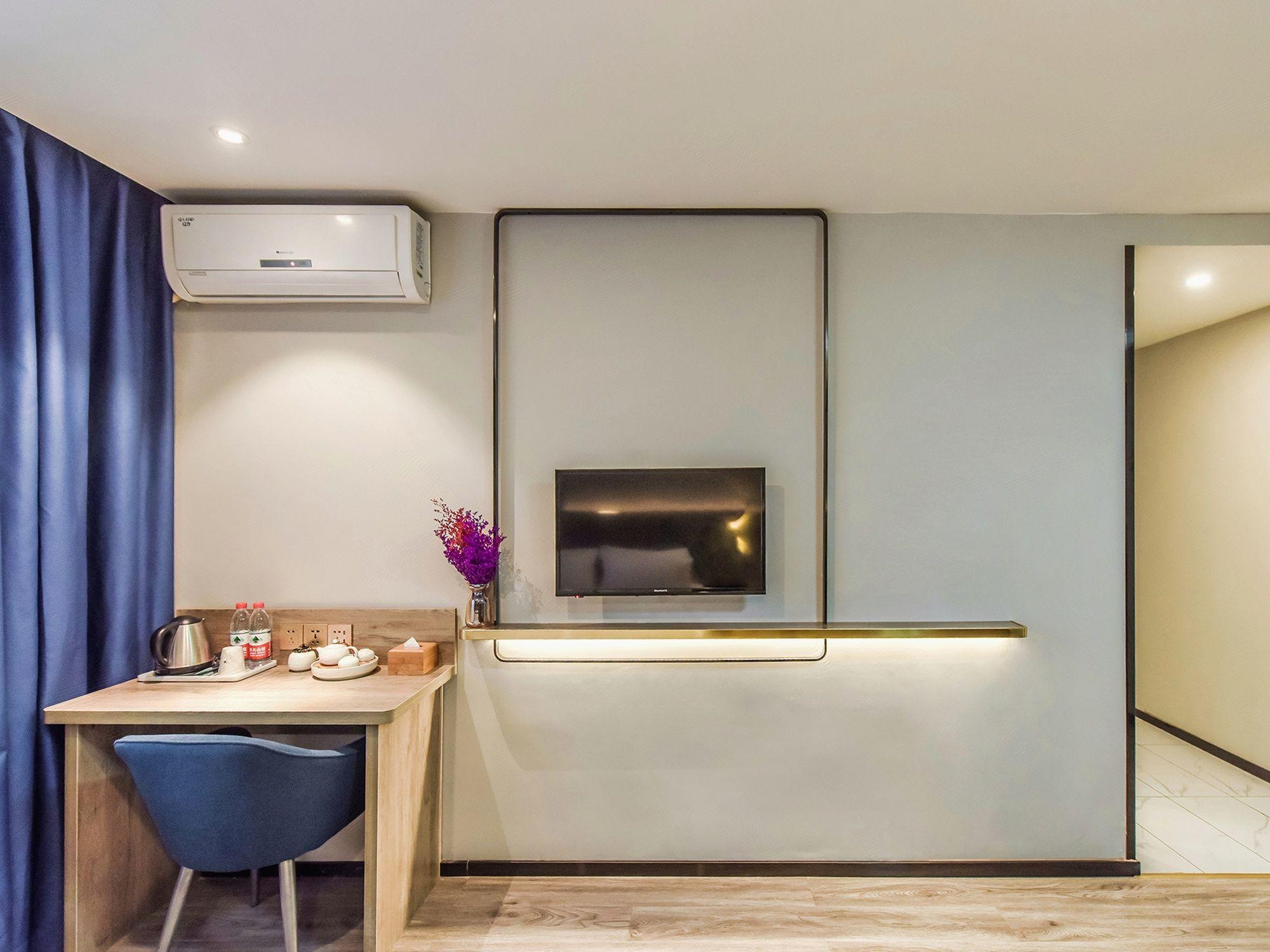 7 Days Inn (Rongchang Commercial Pedestrian Street) 10/28