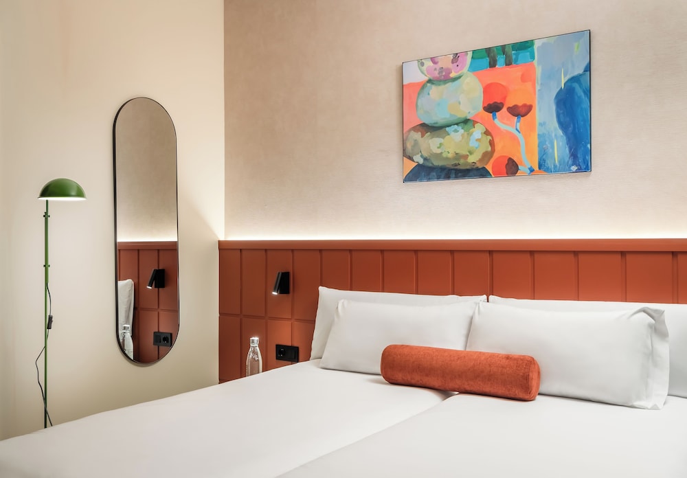 Cosmov Bilbao Hotel** 25/63