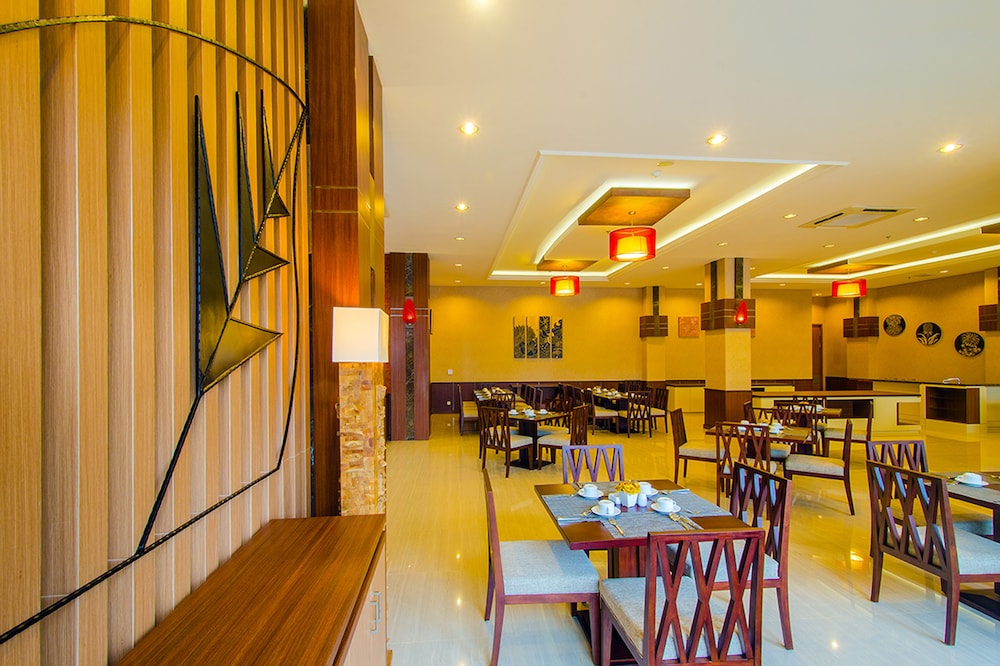 Noormans Hotel Semarang 53/69