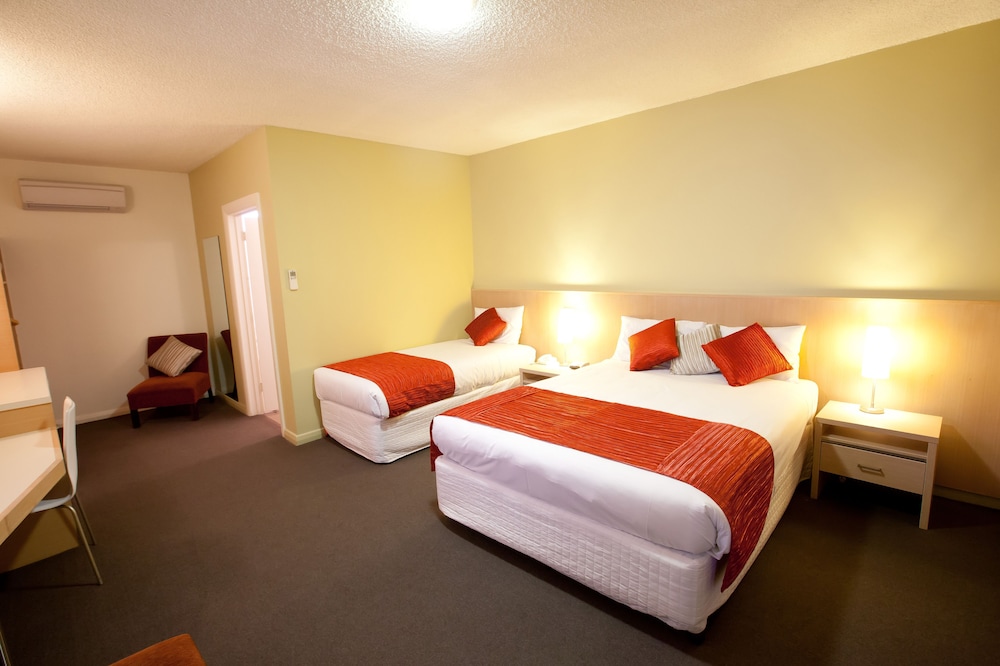 غرفة ديلوكس بسرير فردي وسرير كوين، ADELAIDE ROAD MOTOR LODGE 3/4