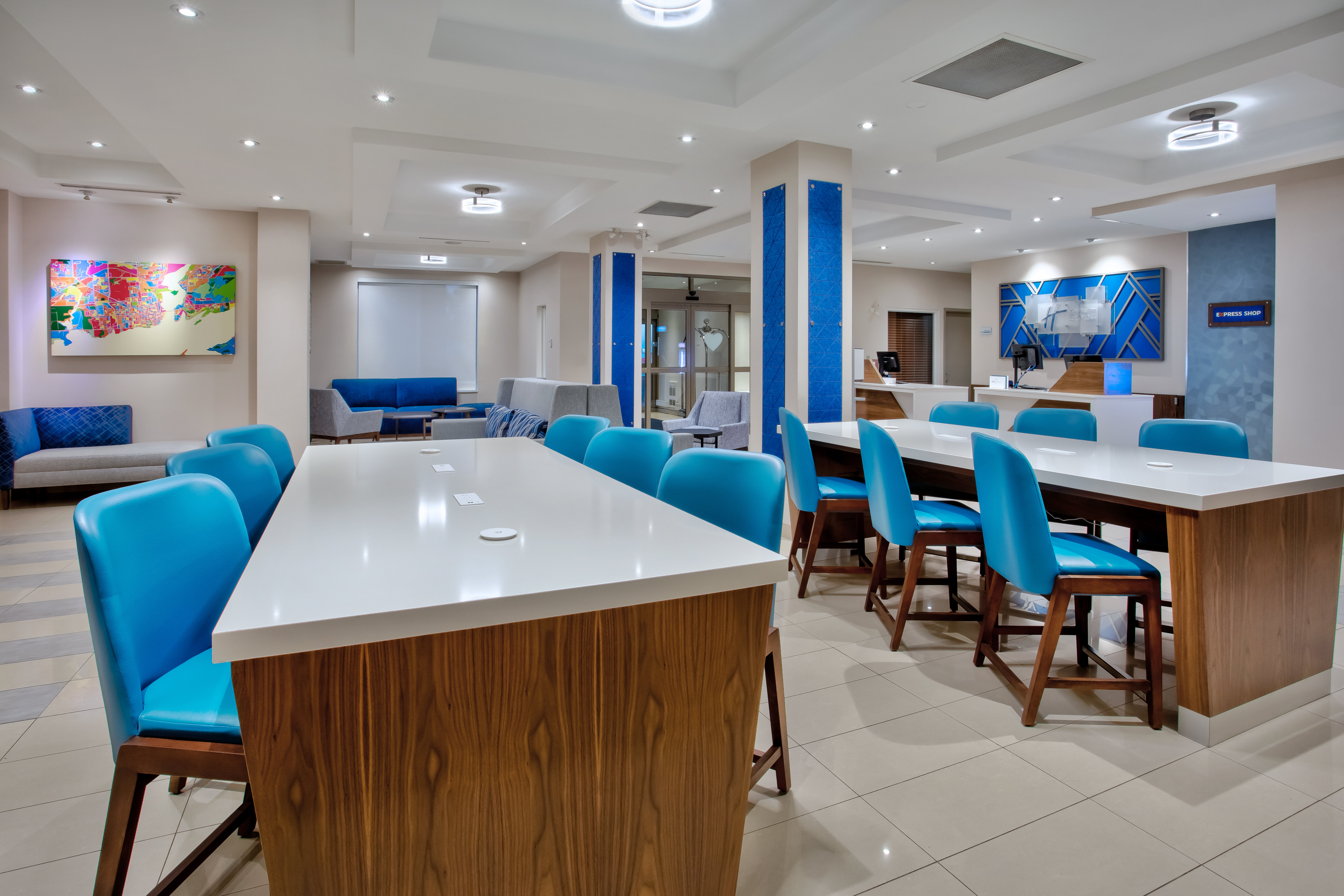 Holiday Inn Express Hotel Suites Kingston 53/72