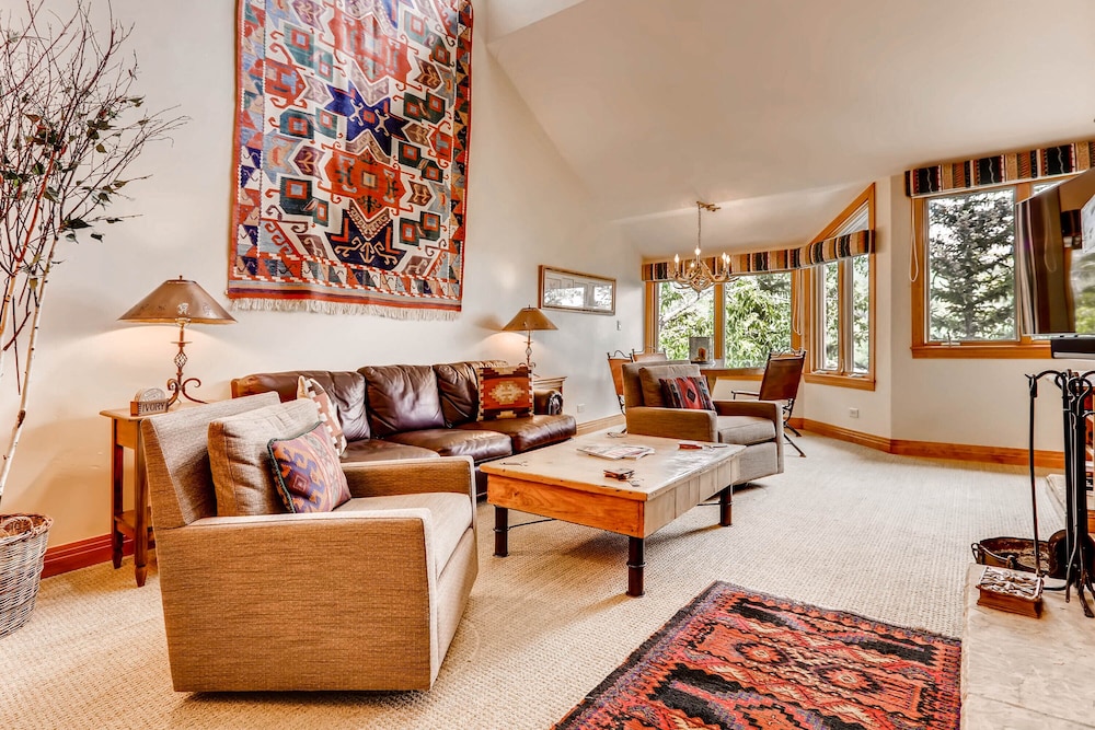 Kiva Lodge By East West 48/72