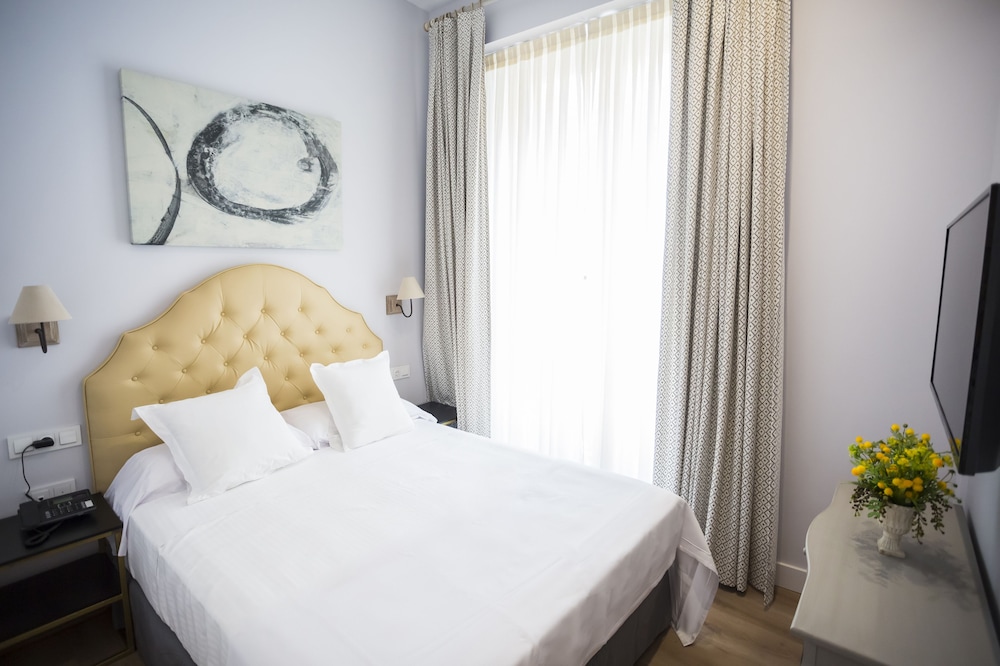Casa de la Merced Suites 8/64