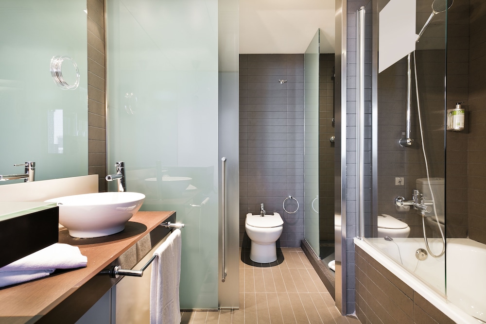 Hotel Barcelona Condal Mar Affiliated by Melia 66/67